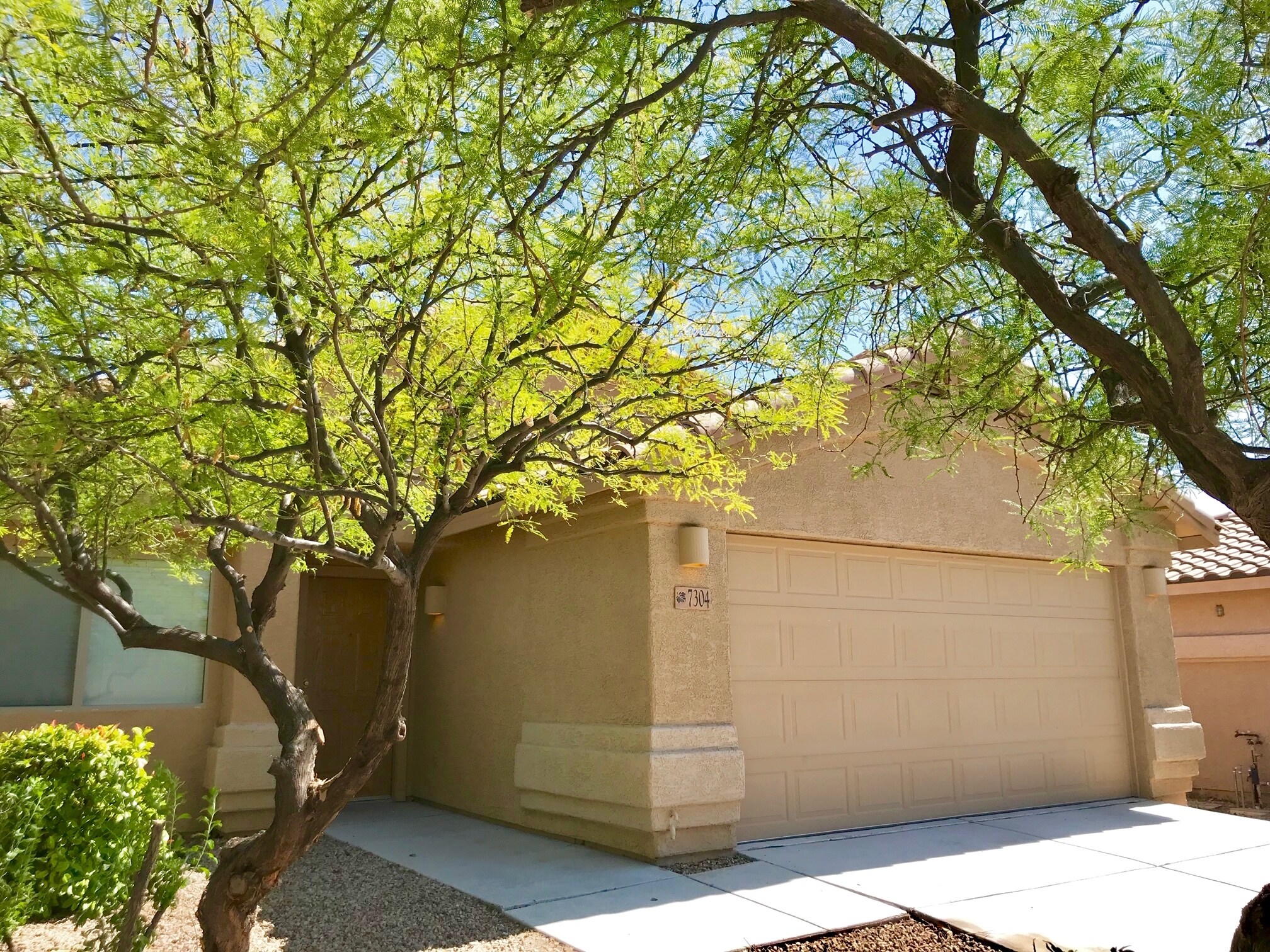 Building Photo - 7304 E Laughing Tree Ln