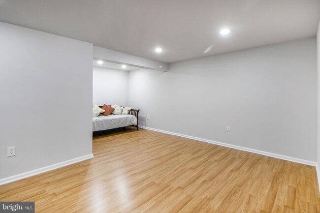 Building Photo - 115 Richard Dr SE