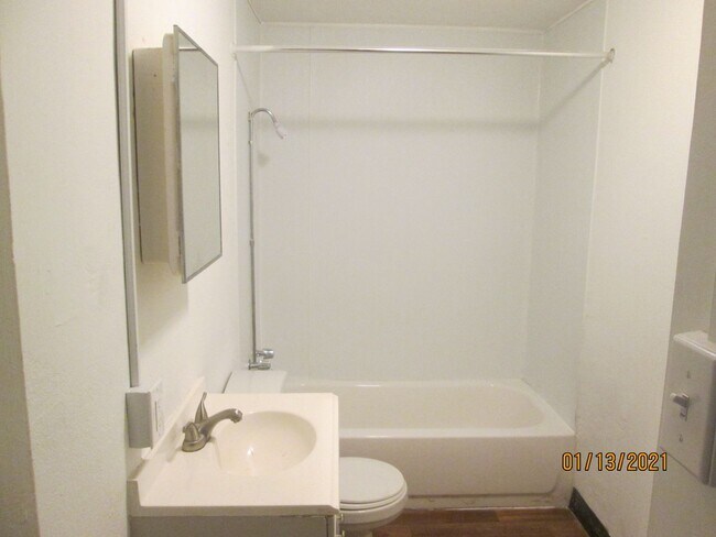 Building Photo - 1 bed 1 bath duplex near Prisma Health