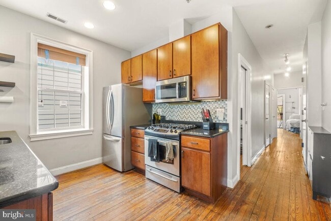 Building Photo - 1543 6th St NW