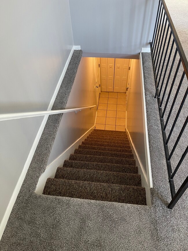 Building Photo - 4465 W Milham Ave