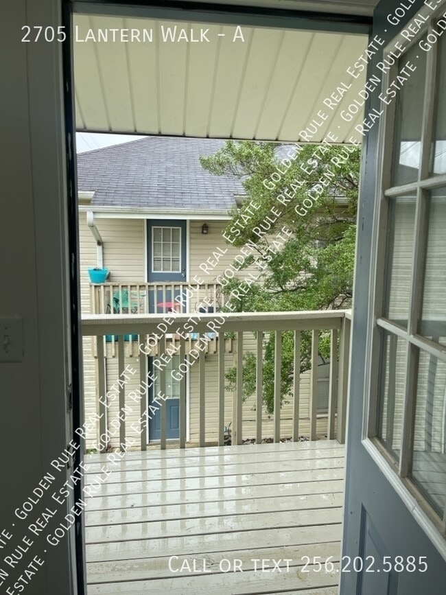 Building Photo - 2705 Lantern Walk SE