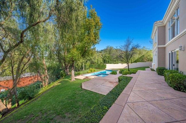 Building Photo - Elegant Dream Escape - Hills of Studio City