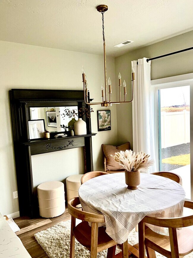 Building Photo - 3 Bedroom 2.5 Bath w/Community Pool AVAILA...