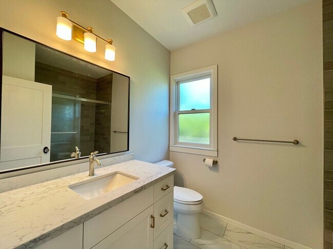 Building Photo - Charming Remodeled Napa Victorian – 2 Bed / 1 Bath
