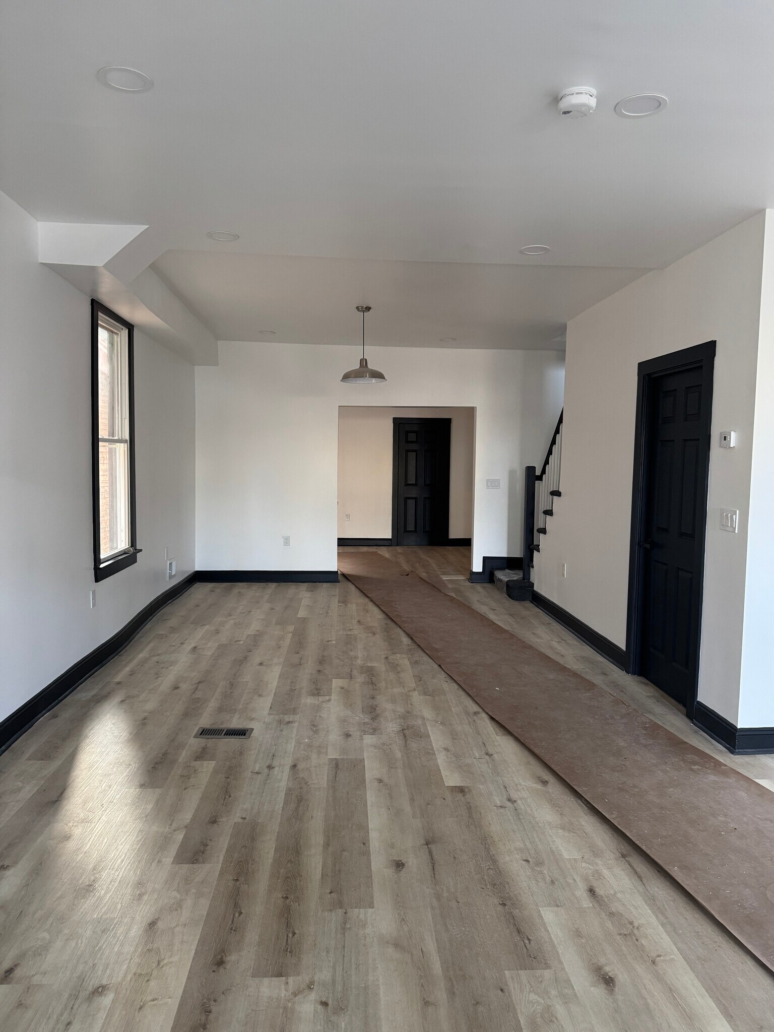 Building Photo - 214 E 16th Ave