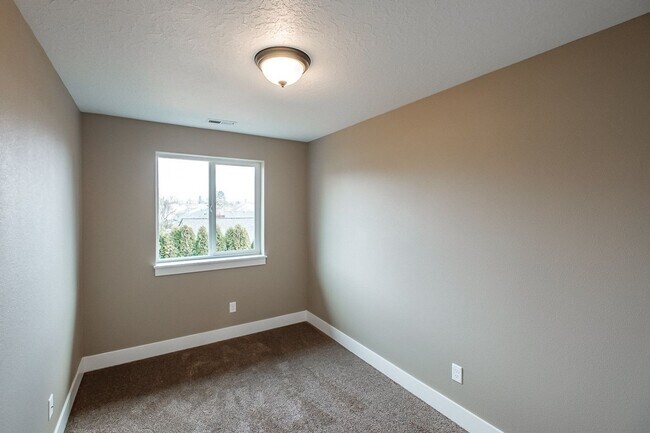 Building Photo - 270-272 Gwinn Street E