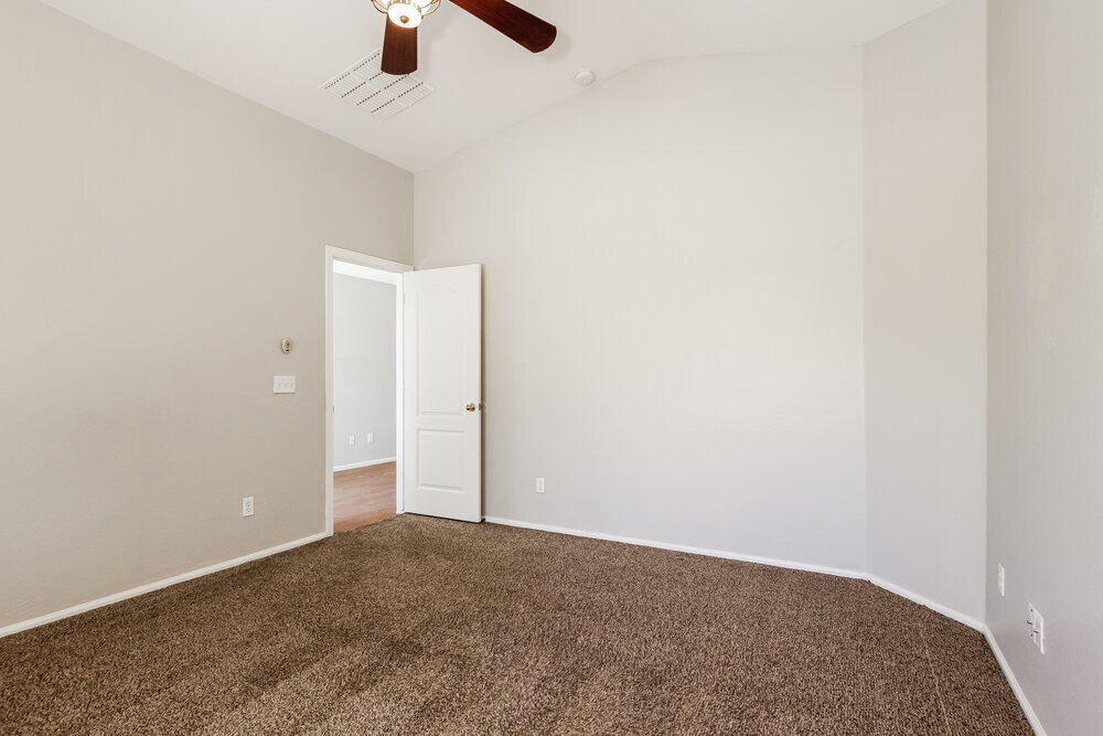 Building Photo - 410 E Daniella Dr