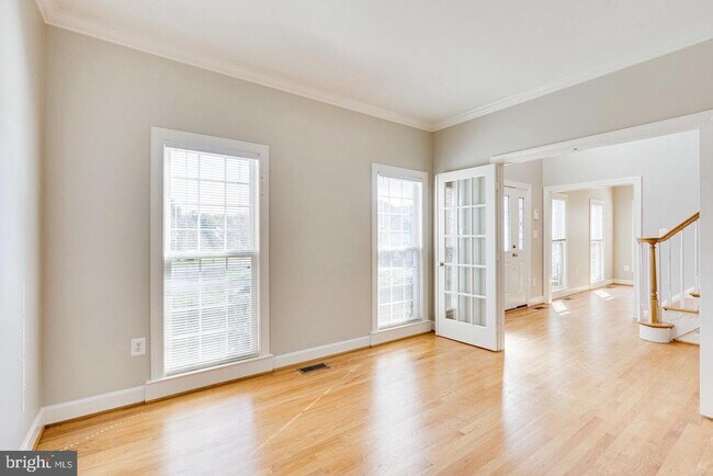 Building Photo - 1168 Taji Ct