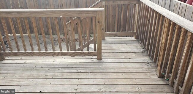 Building Photo - 1103 Morse St NE