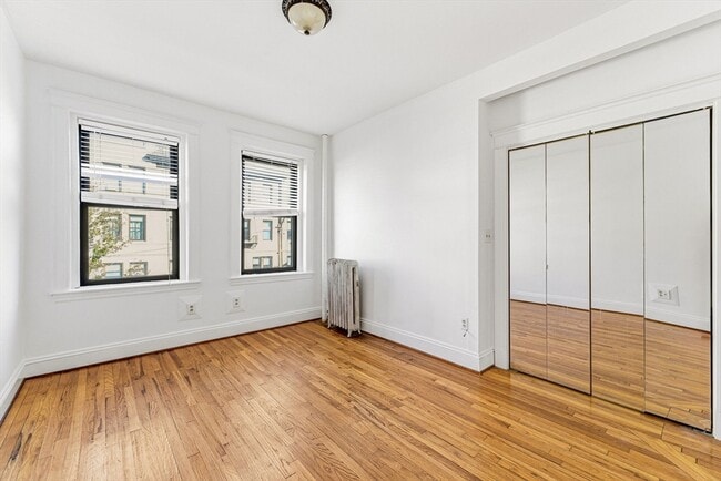 Building Photo - 39 Glenville Ave