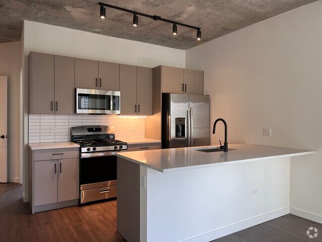 Building Photo - 757 N Orleans St