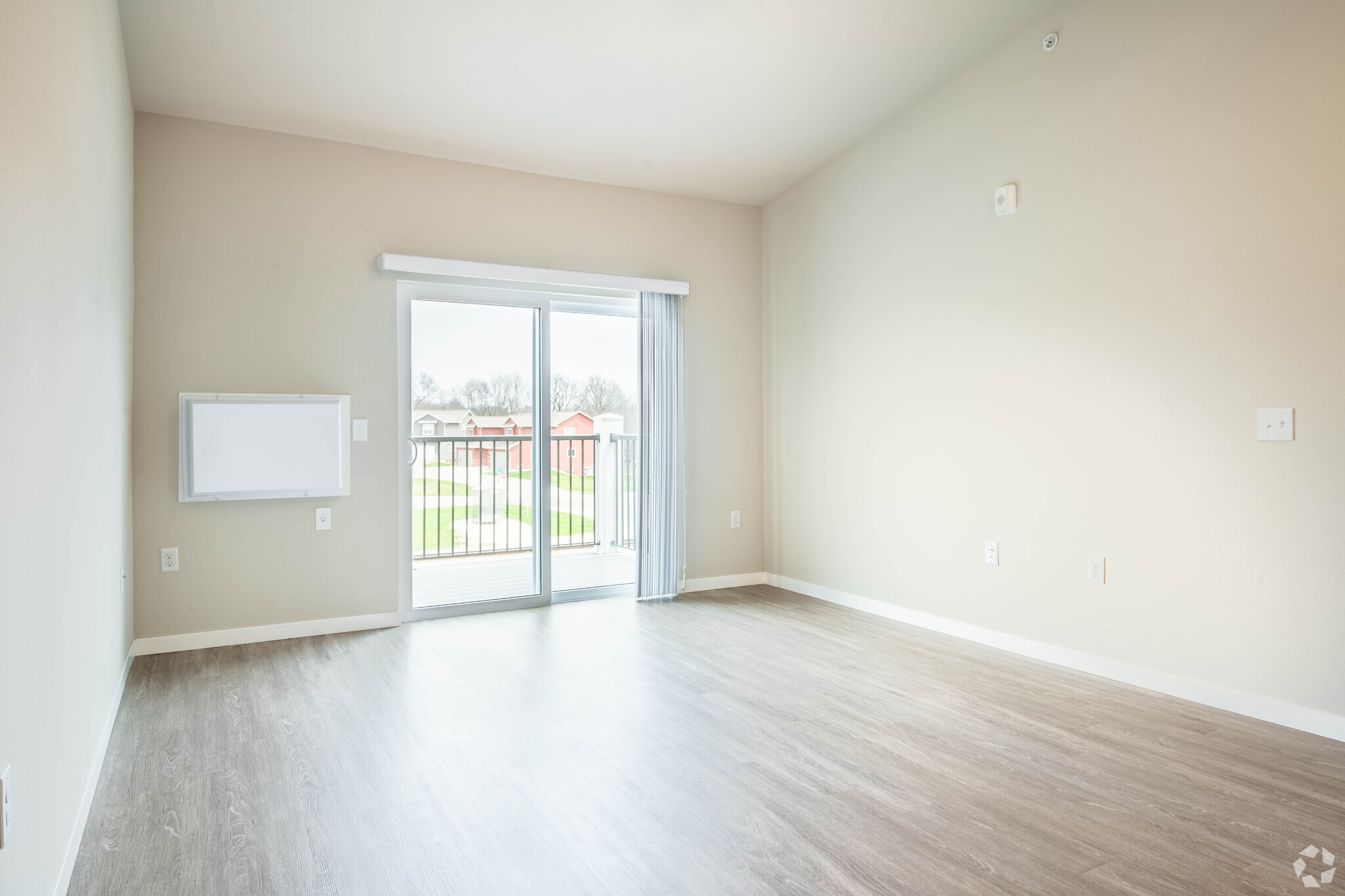 1BR, 1BA - 671SF - Taylor Pointe Apartments