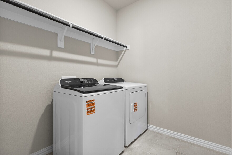 Building Photo - 6649 Valley Lake Ln