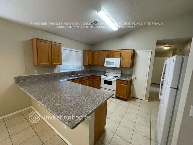 Building Photo - 23949 W Antelope Trail