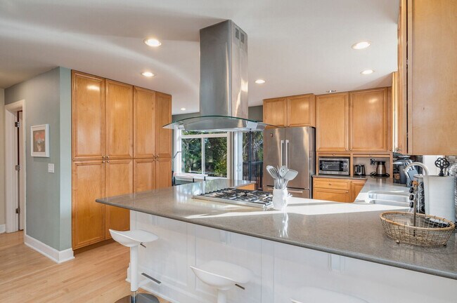 Building Photo - 4224 Francis Ave N