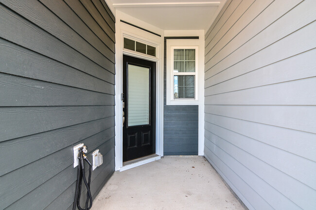 Building Photo - 145 Noble Deer Wy