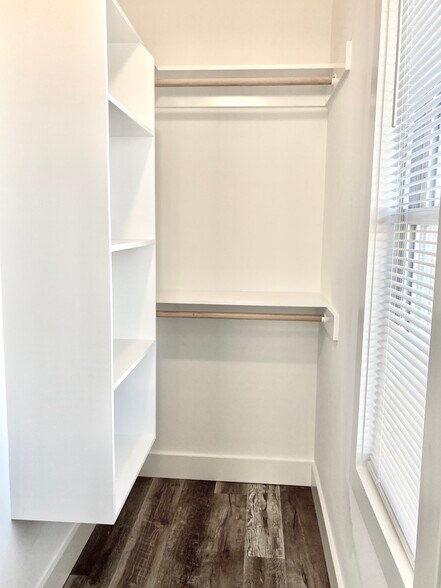 Building Photo - 72 Clinton Pl