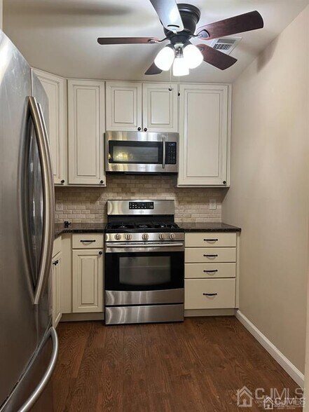 Building Photo - 1213 Harbour Club Dr