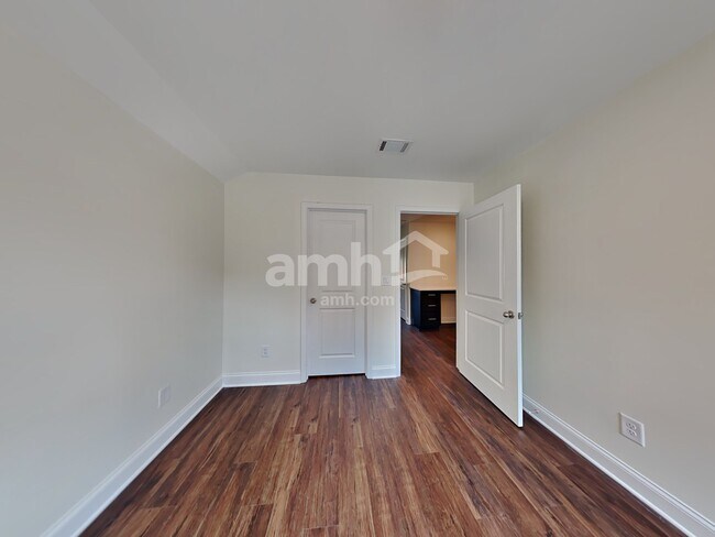 Building Photo - 5242 Blue Mountain Dr