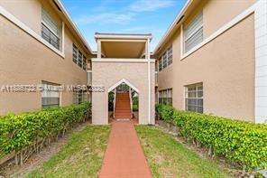 Building Photo - 1018 Twin Lakes Dr