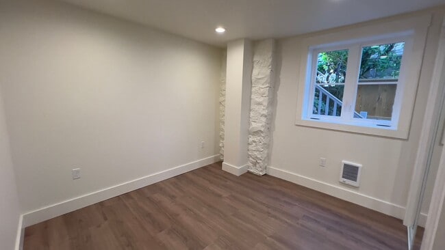 Building Photo - 1588 Grand Ave