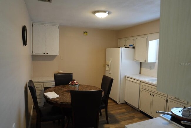 Building Photo - 7530 Judith Crescent