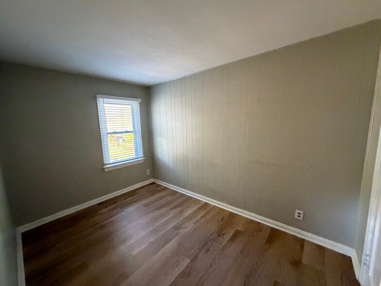 Building Photo - 5331 Arsenal St