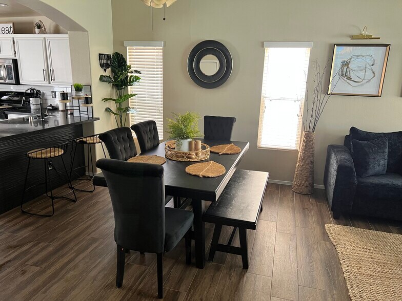 Building Photo - 4209 Totano Dr