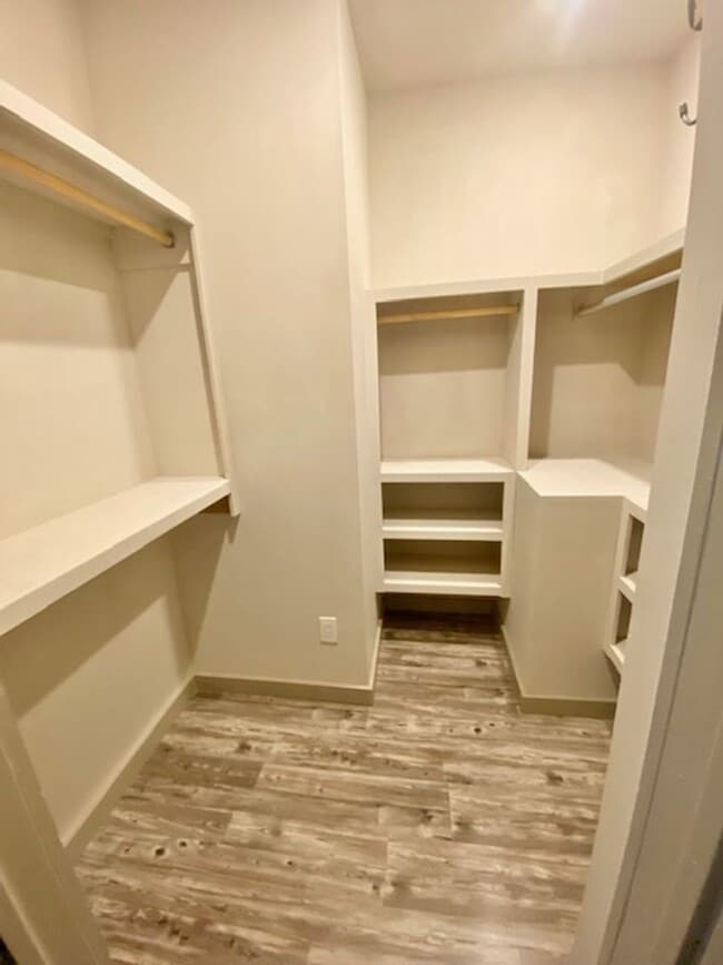 Building Photo - Incredible 3 BDRM / 2.5 BTH Franklin Home Available Now!