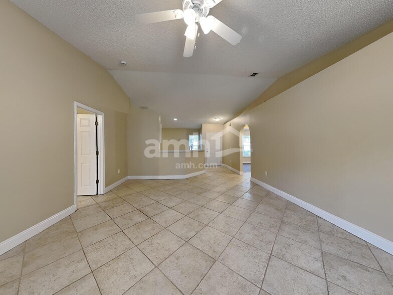 Building Photo - 574 Wekiva Bluff St