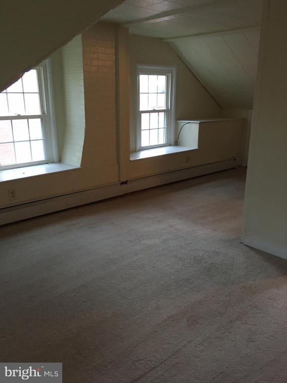 Building Photo - 309 Brower Ave