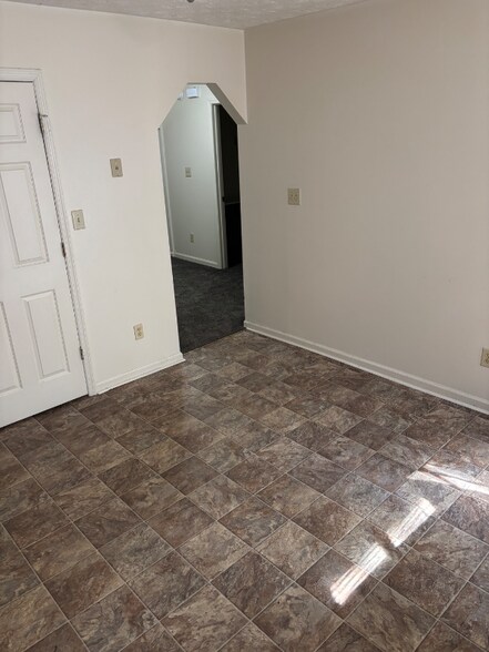 Building Photo - 520 Bell Pl Dr