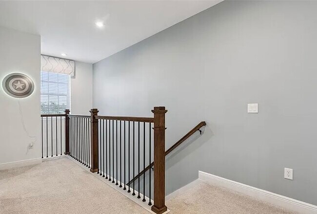 Building Photo - 2340 Woodside Way