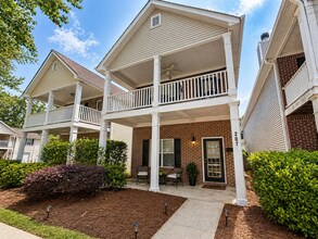 Building Photo - 207 Wiltshire Dr