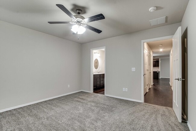 Building Photo - 8815 SW 45th St