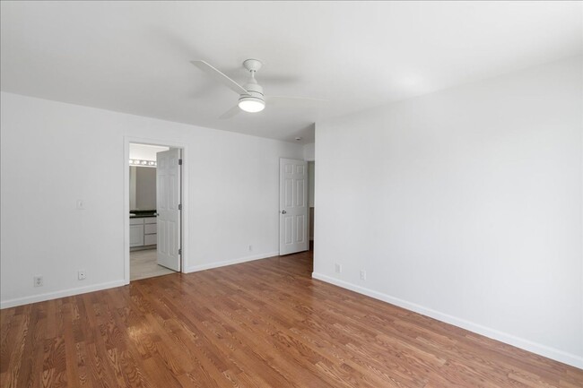 Building Photo - 3 Bed/ 2.5 Bath Two-Story Home with Yard and Garage