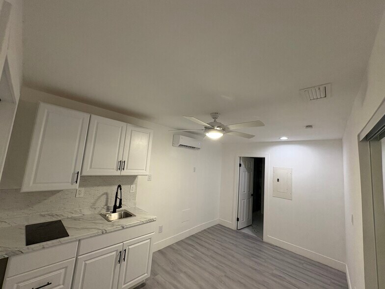 Building Photo - 2210 NW 31st Ave