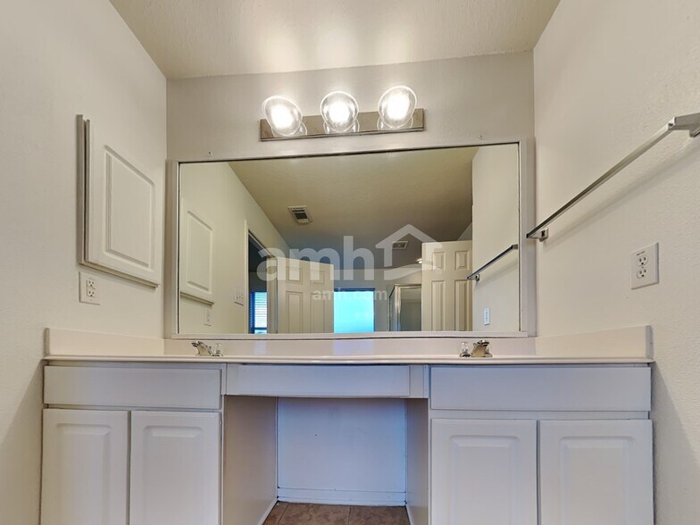 Building Photo - 18514 Inwood Elm Cir