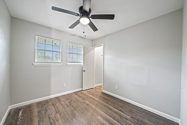 Building Photo - 8834 Brackley Ln