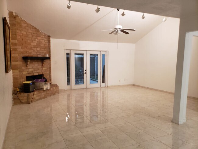 Building Photo - 8715 Sherrywood Dr