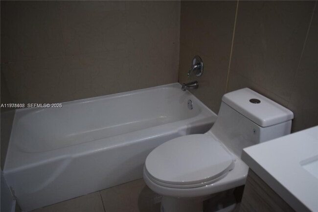 Building Photo - 301 Golden Isles Dr