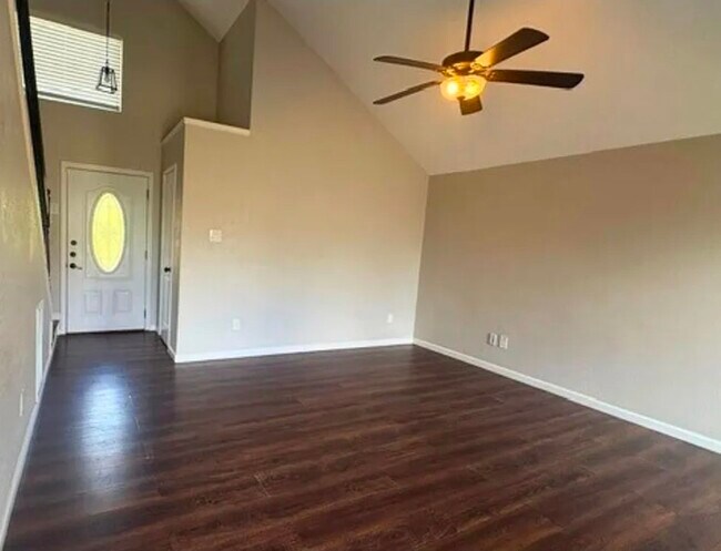 Building Photo - 2519 Silver Cypress Dr