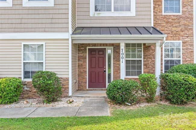 Building Photo - 7001 Dacian Ln
