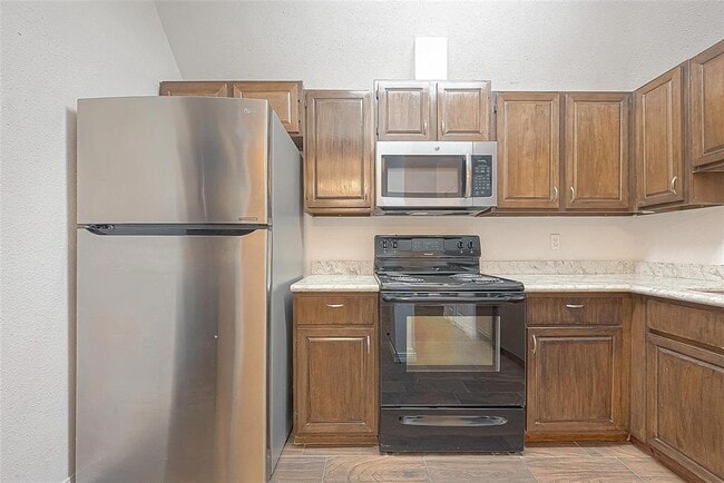 Building Photo - 1330 Augusta Dr