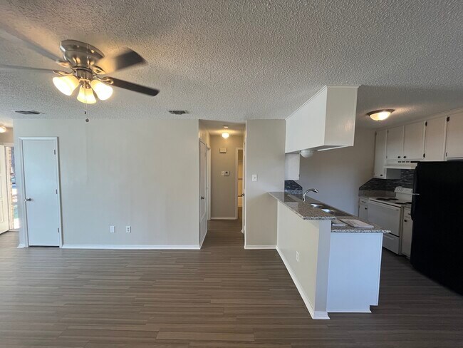 Building Photo - 13483 Rhudy Dr