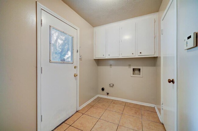 Building Photo - 12534 Millbanks Dr