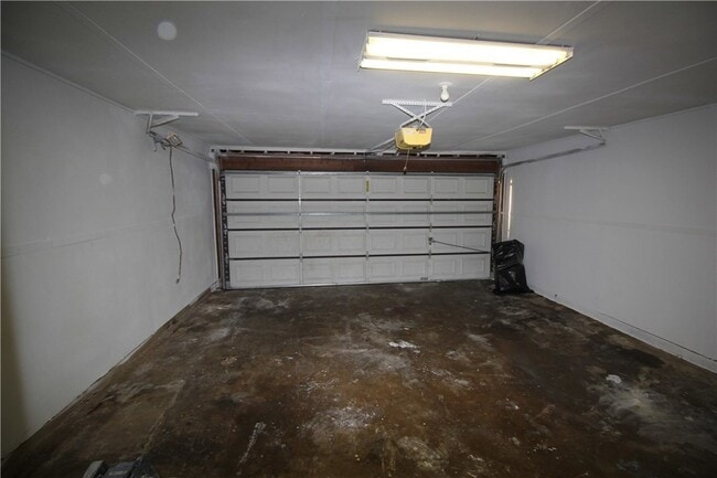 Building Photo - 3532 Antilles Dr