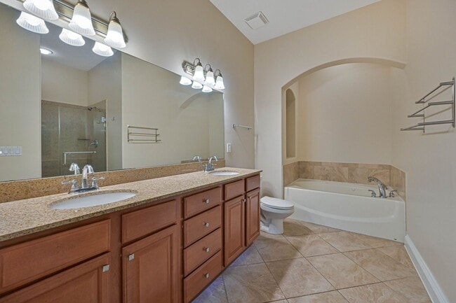 Building Photo - 1244 Carpazi Ct