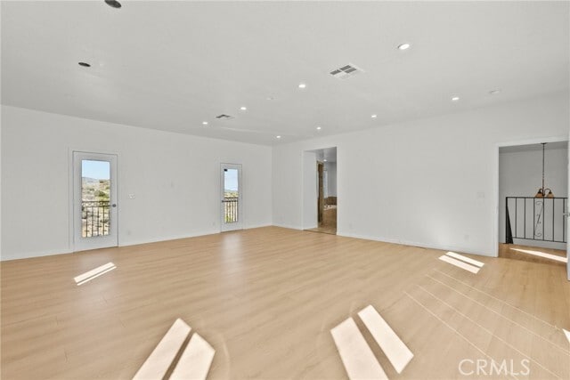 Building Photo - 1138 Lakeview Dr